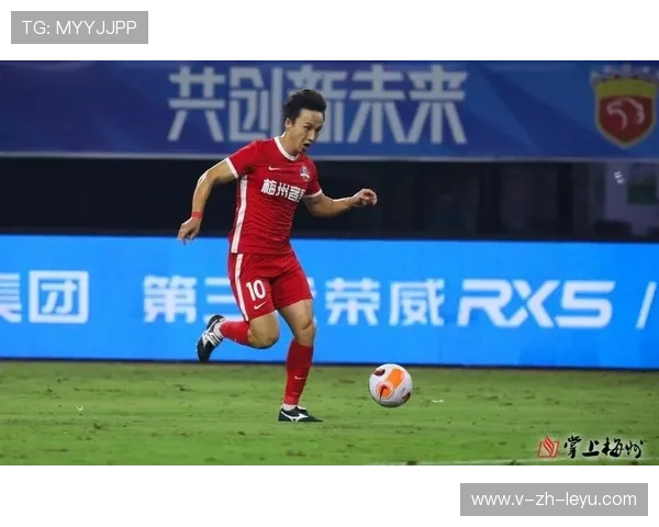 前锋收长传冷静推射稳稳命中带队取得胜利